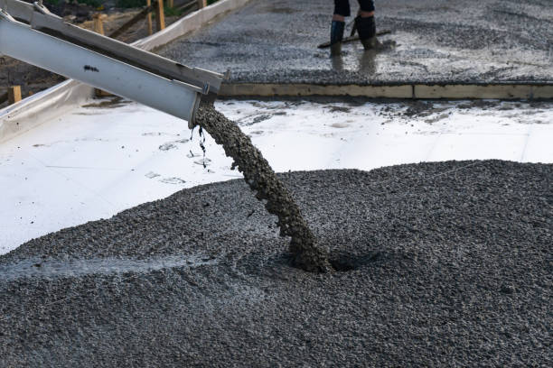 Best Custom Concrete Contractor  in Hueytown, AL